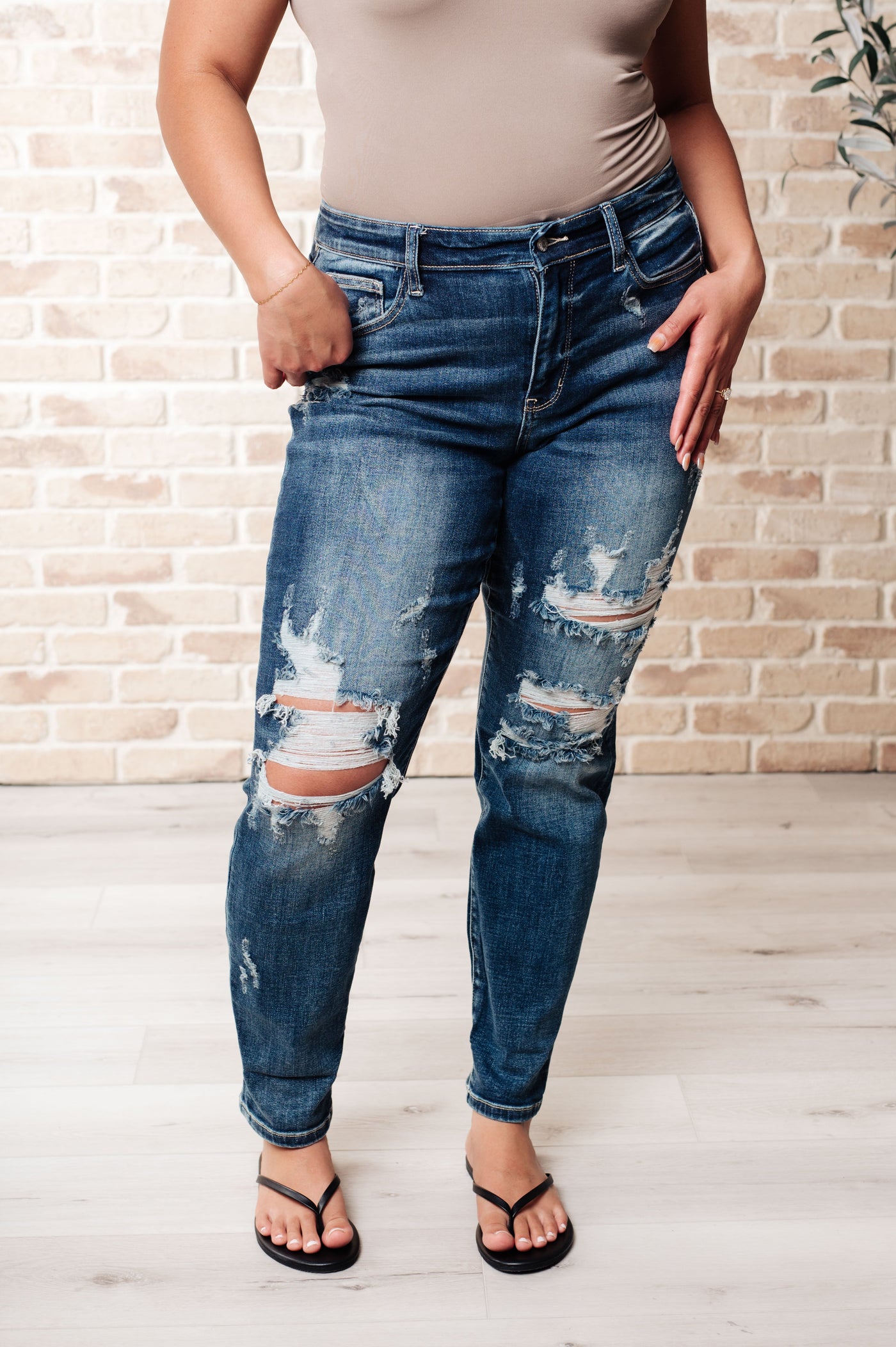 Judy Blue- Danny Mid Rise Cuffed Destroyed Boyfriend Jeans