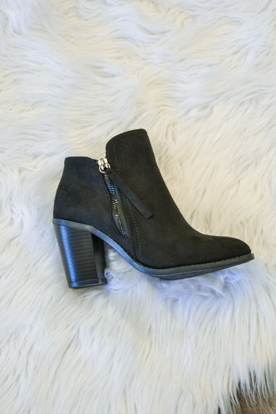 Fall bootie Black - Adorn Boutique in Mitchell